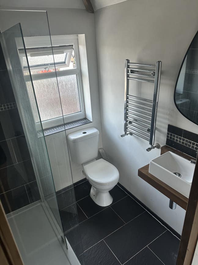 1 Single Bedroom Main Photo