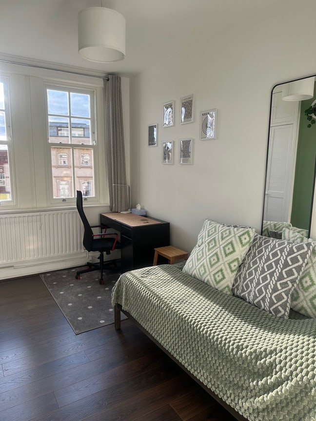 Single room prime location Camden Town Main Photo