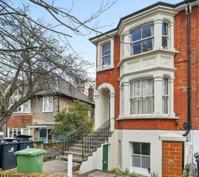 Newly refurbished apartment in Acton Town  Main Photo