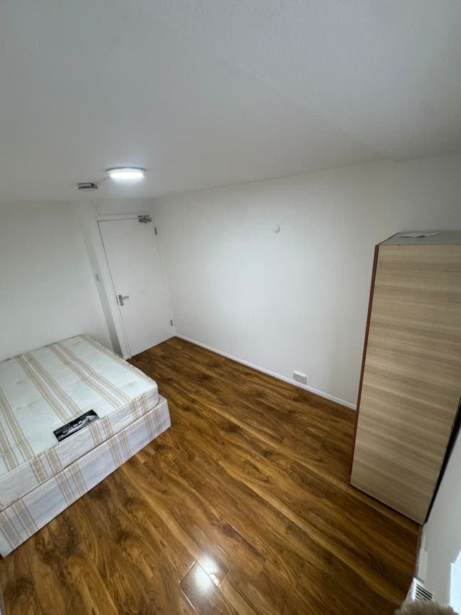  ✨ 3 Fantastic Rooms Available ASAP in Notting Hil Main Photo