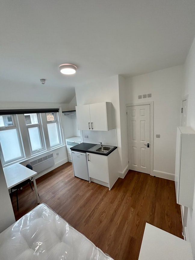  ☆ Contemporary Double Room with En-Suite ☆ Main Photo