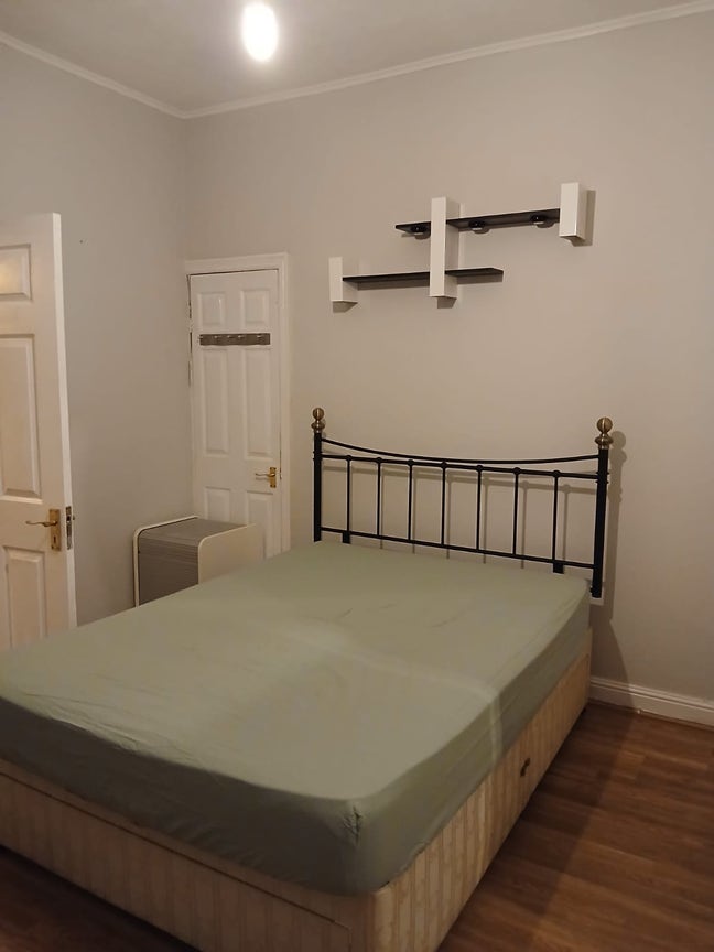 Spacious Double Rooms in 5-Bed Home *ALL BILLS Main Photo