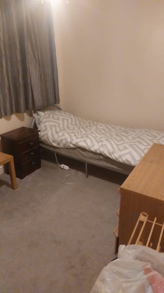 One single bedroom Main Photo