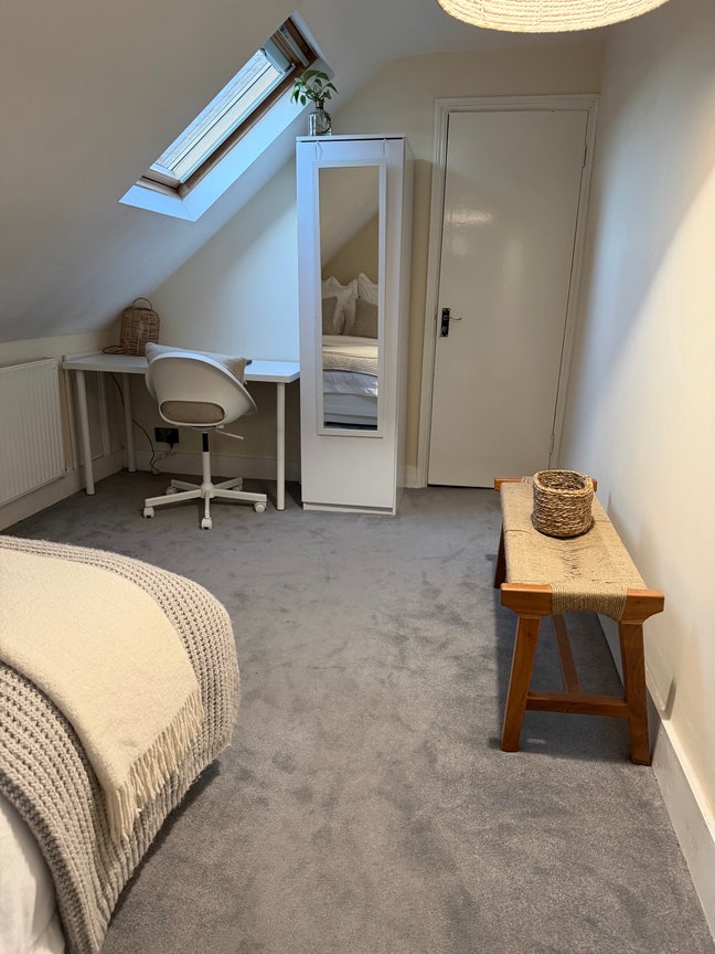 Bright Double Room – 12 mins to London Bridge Main Photo