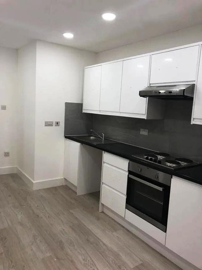 Low ground floor 1 bed flat to let in London N16. Main Photo