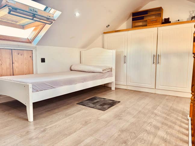 Room for rent  Main Photo