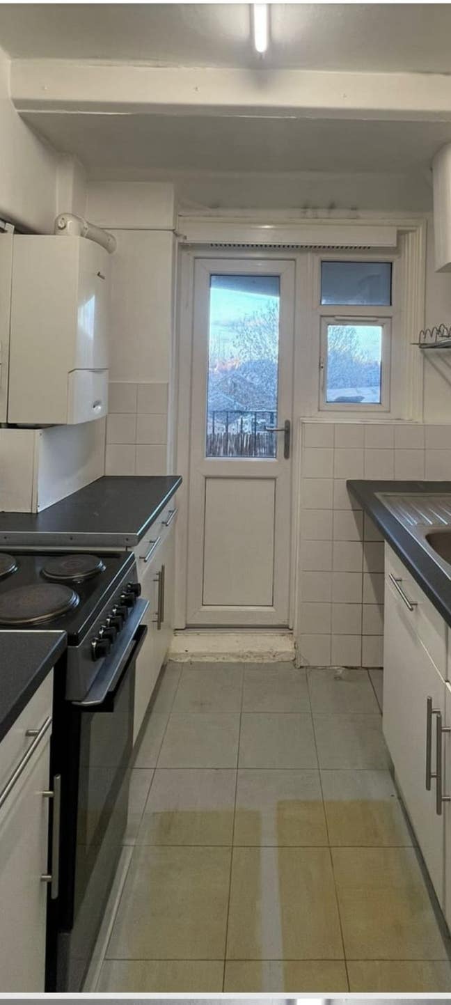 TO LET – 2 Bedroom Flat Barnfield Gardens, Greenwi Main Photo