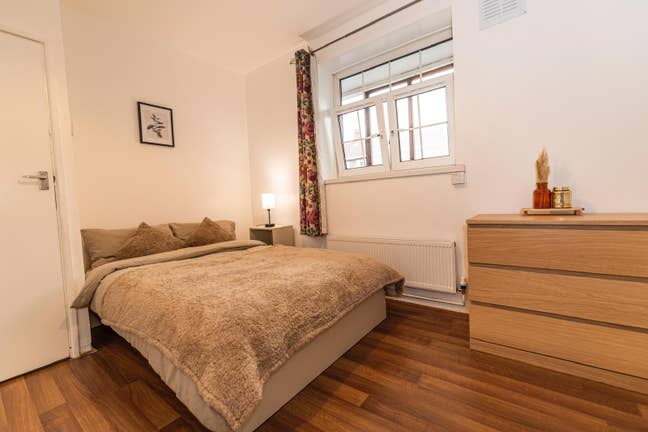 Double Room Available – Beechwood House, E2 Main Photo