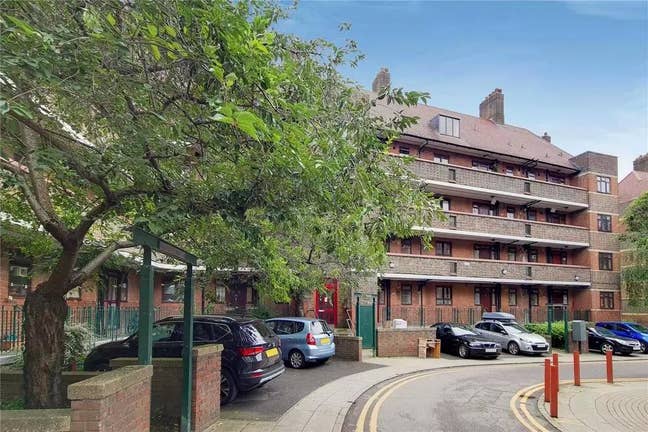 Double Room In Clapham South + Cleaner Included Main Photo