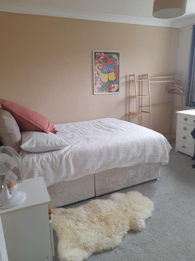 Comfortable sunny & peaceful double room Main Photo