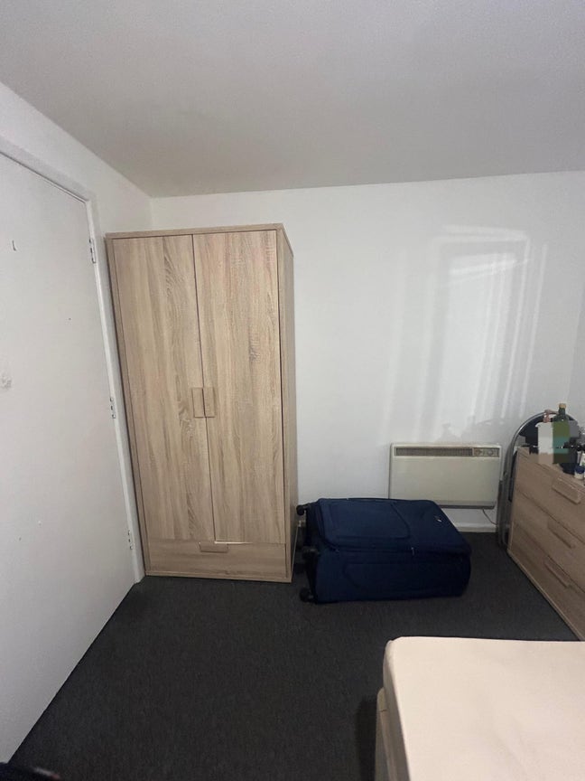 One room apartment available Leicester  Main Photo