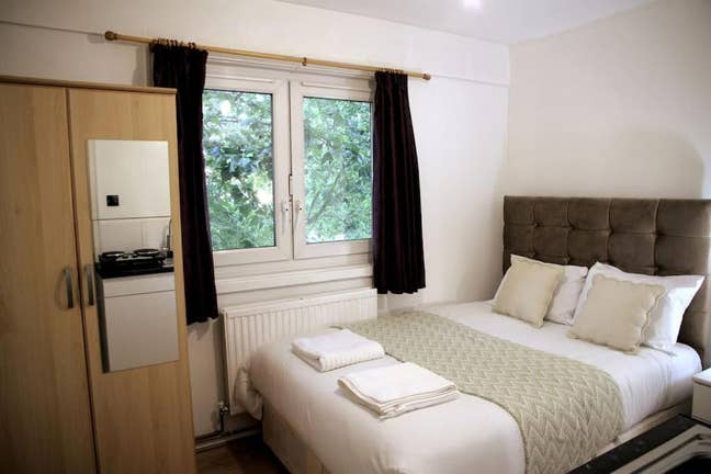 Wanted room to rent Main Photo