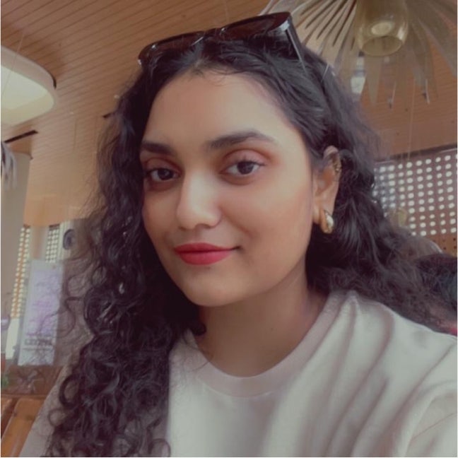 Friendly,artistic female graduate looking for room Main Photo