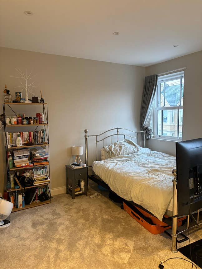 2-3 Months Let - Huge Double Room in 3-Bed House  Main Photo