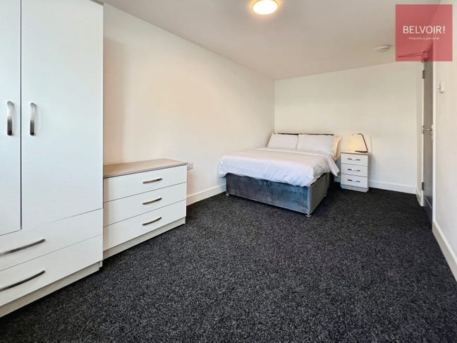 Furnished Double Room in Convenient Location Main Photo