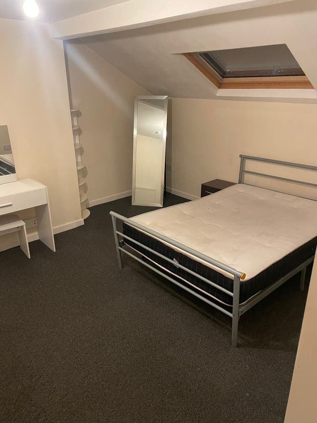 Separate One Bed Flat for Rent BD8  Main Photo