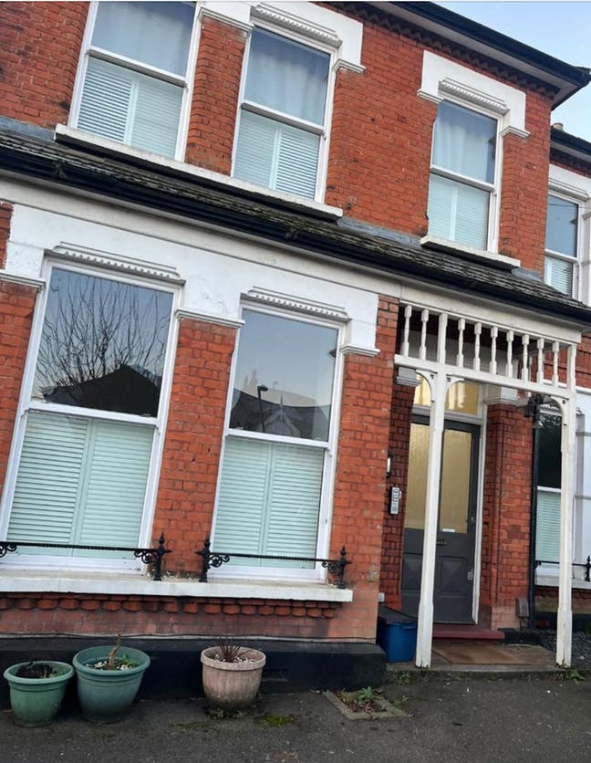 ✨ Stylish Two-Bedroom Victorian Apartment ✨ Main Photo