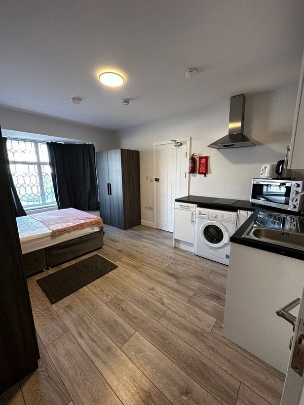 ✨ 🏡  Studio Flat to Let in/ Wembley Main Photo