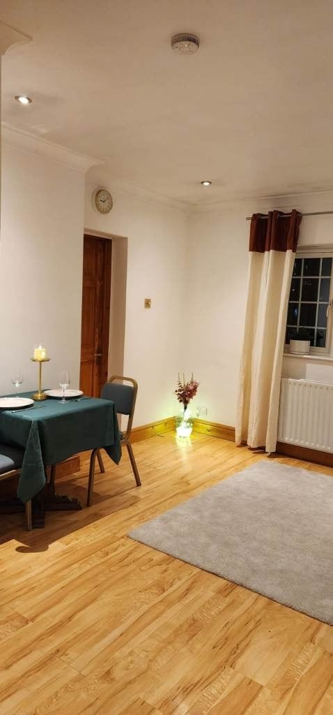 1-bed flat with bills available in UB6 Main Photo