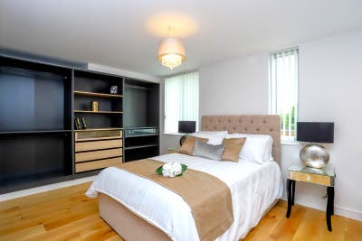 En-Suite Double Room in Modern House Bills Include Main Photo