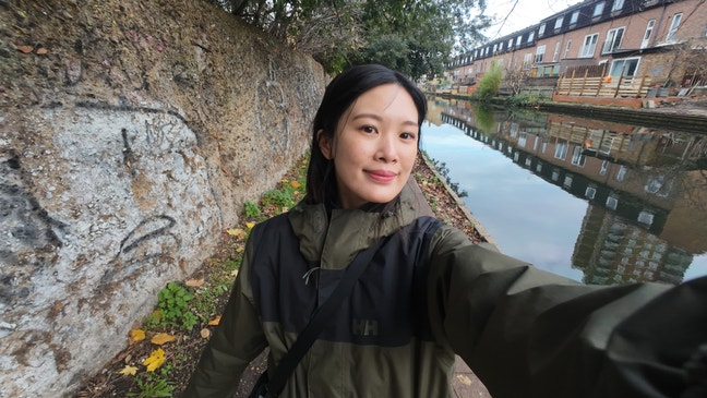 Professional Female seeks a double room Main Photo