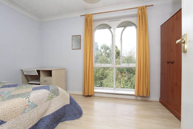 🏙️ Walk to Canary Wharf! Stunning Room in Isle! Main Photo