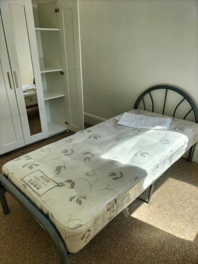 If you're over 50 and appreciate a quiet house. Main Photo