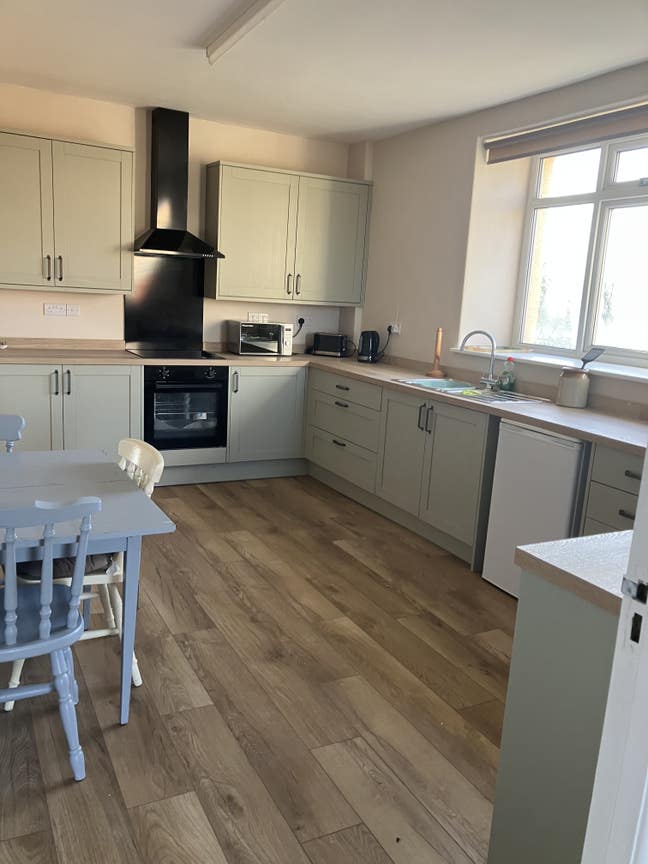 Large 2 bedroom annex  Main Photo