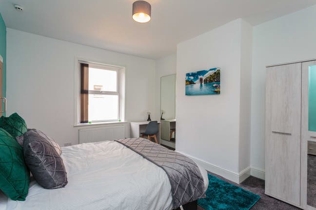 Available Now Room for Rent - All Bills Included Main Photo