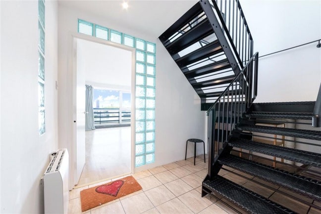 Large Double Room in Spacious Canary Wharf Flat Main Photo