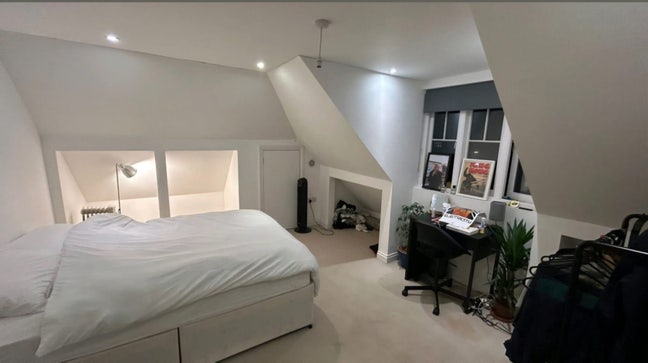 Double Room available in huge semi detached house  Main Photo