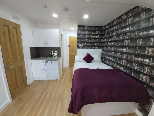 Ensuite Room Main Photo