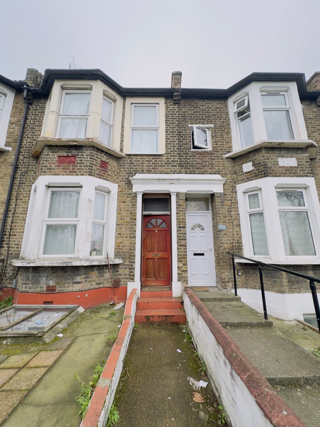 Double room in Plaistow Main Photo