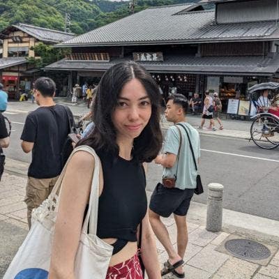 27F Professional Seeking a Sociable Flatshare Main Photo