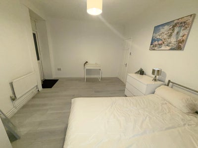 Room in Heart of Bethnal Green - Private Access  Main Photo