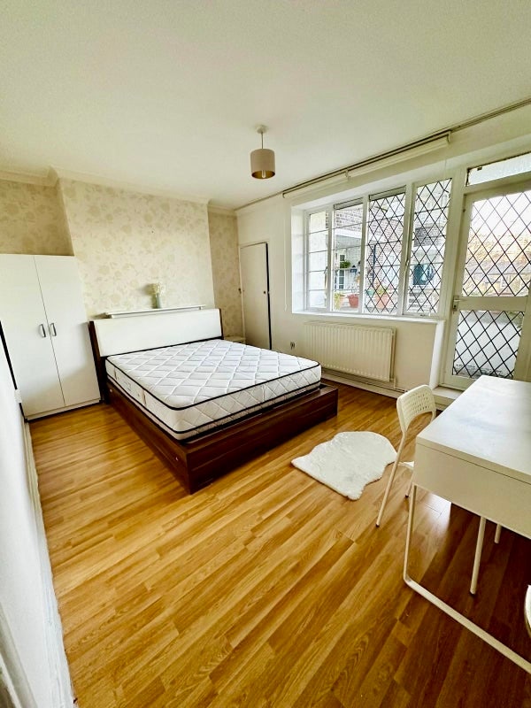 Most Attractive Area* Victoria Park Main Photo