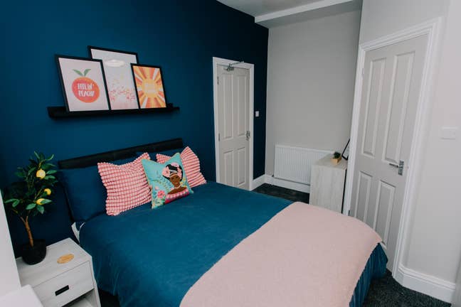 Luxury Ensuite in Stylish City Centre House Main Photo