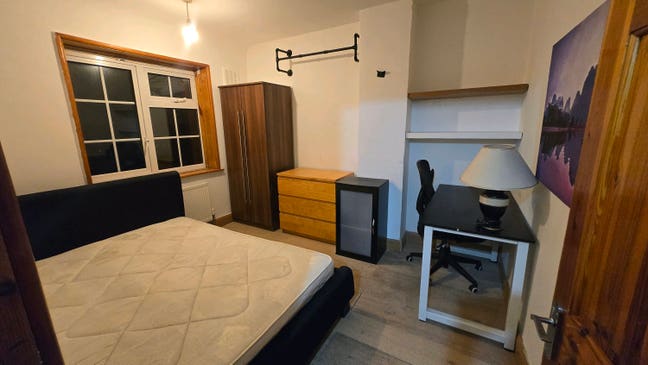 Large Double room for rent Main Photo