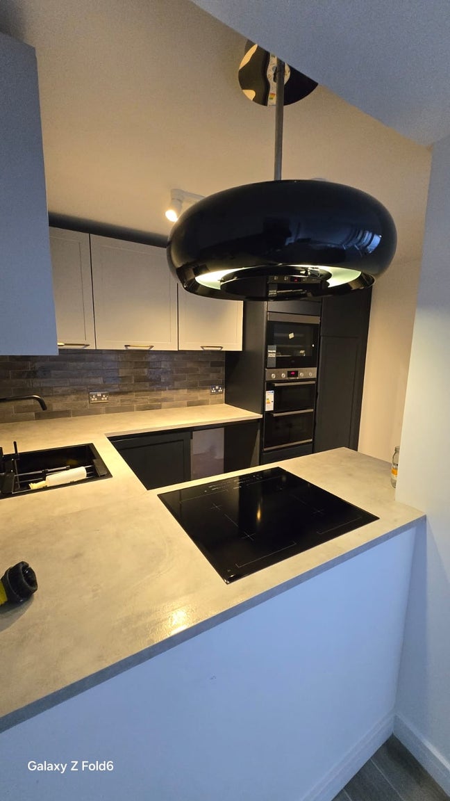 Brand New, Modern, Renovated Home in Centre Main Photo