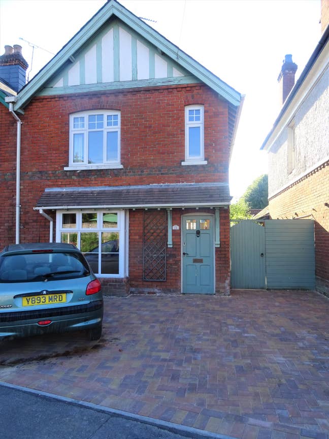 A Friendly lodger whos a  dog lover Main Photo