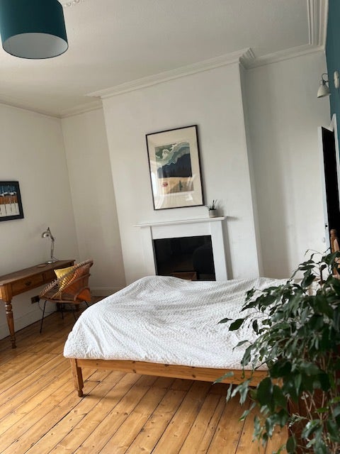 Large room in family house available  Main Photo