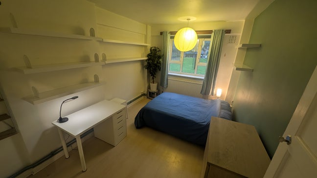 Lovely Bright Double Room SE17 - Bills Included Main Photo