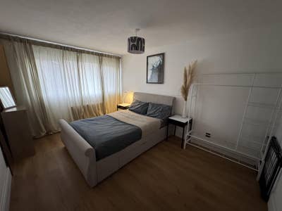 Room In Windsor Main Photo