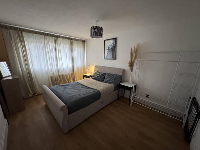 Room In Windsor Main Photo