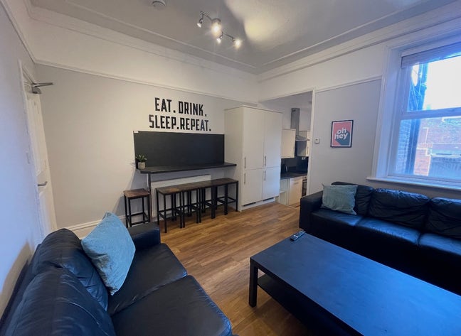 	6-Bed Student House | Spital Tongues | Med School Main Photo