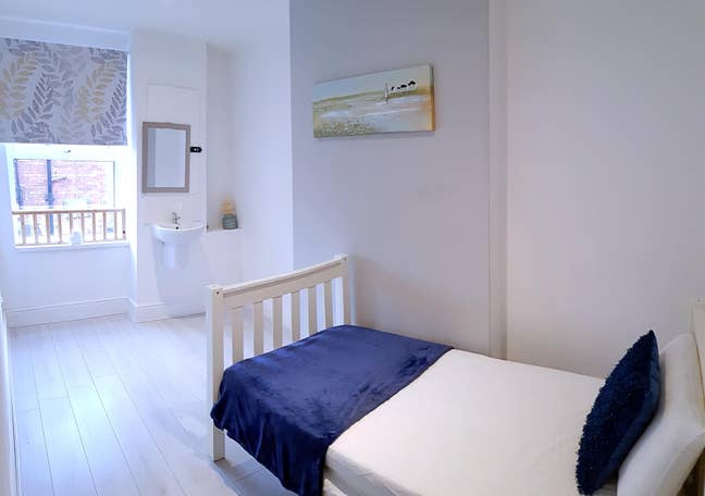 **Available One Single-Room -Shared accommodation* Main Photo