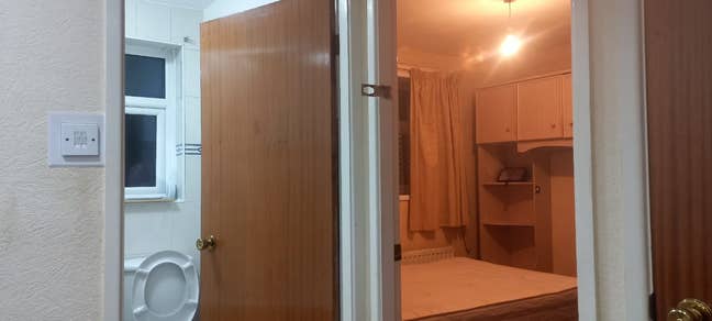 Furnished spacious room in Chadderton Main Photo