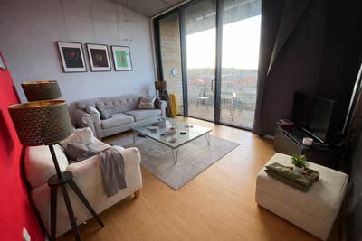 Double room in 2 bed flat  Main Photo