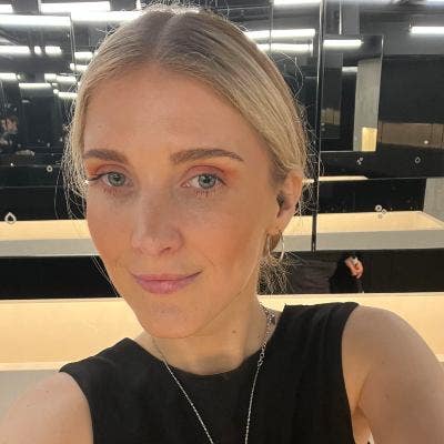 Looking East/North, 33, 🇦🇺 &pound;750-&pound;1000ish  Main Photo