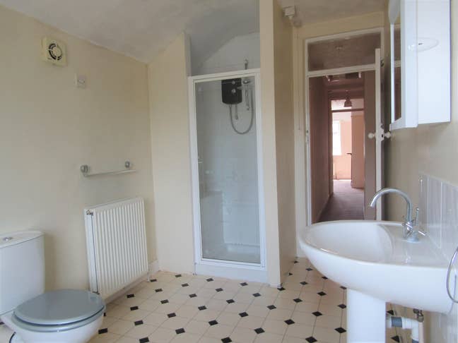 Spacious 2 Bed Terraced House in Churchfield - PE4 Main Photo